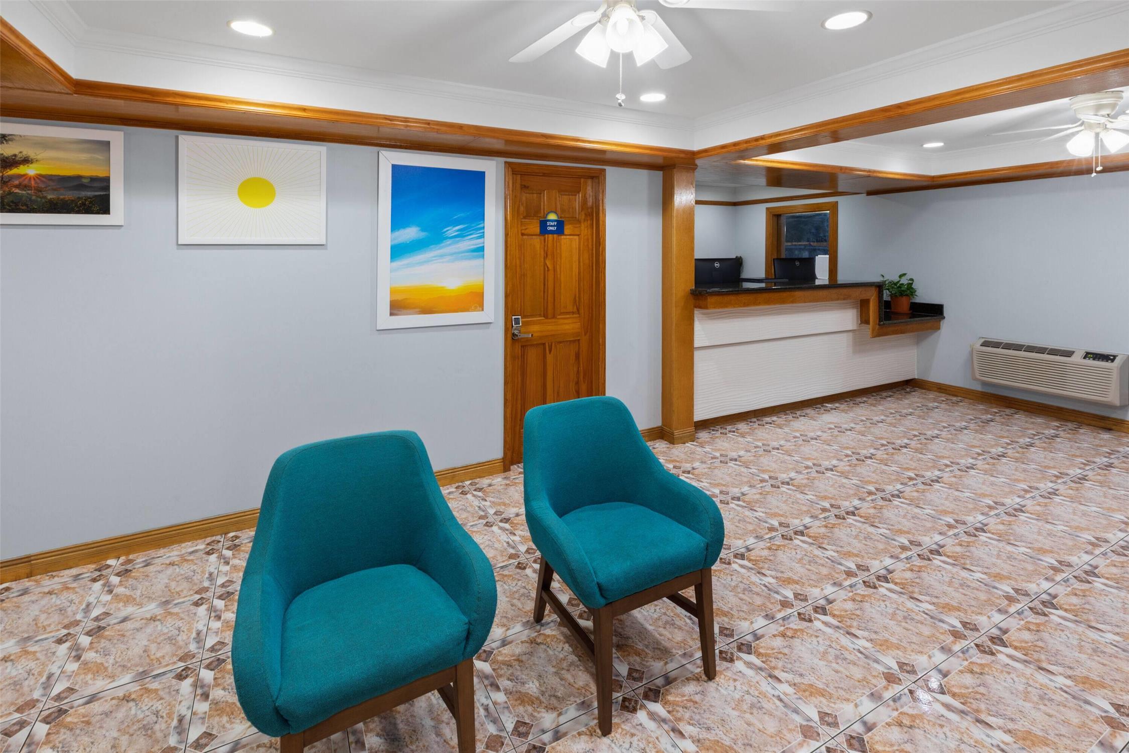 Days Inn by Wyndham Slidell 15/23