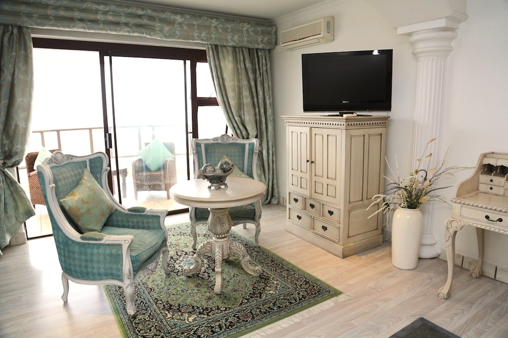 Misty Waves Boutique Hotel 42/79