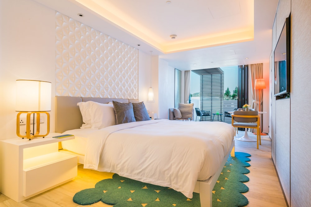 The Pier Hotel 18/69