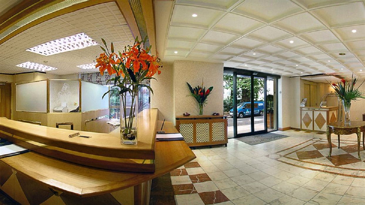 Lobby at Norfolk Plaza Hotel, LONDON