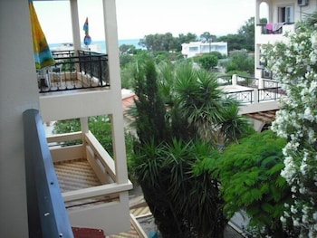 Summer Memories Hotel Apartments 33/38