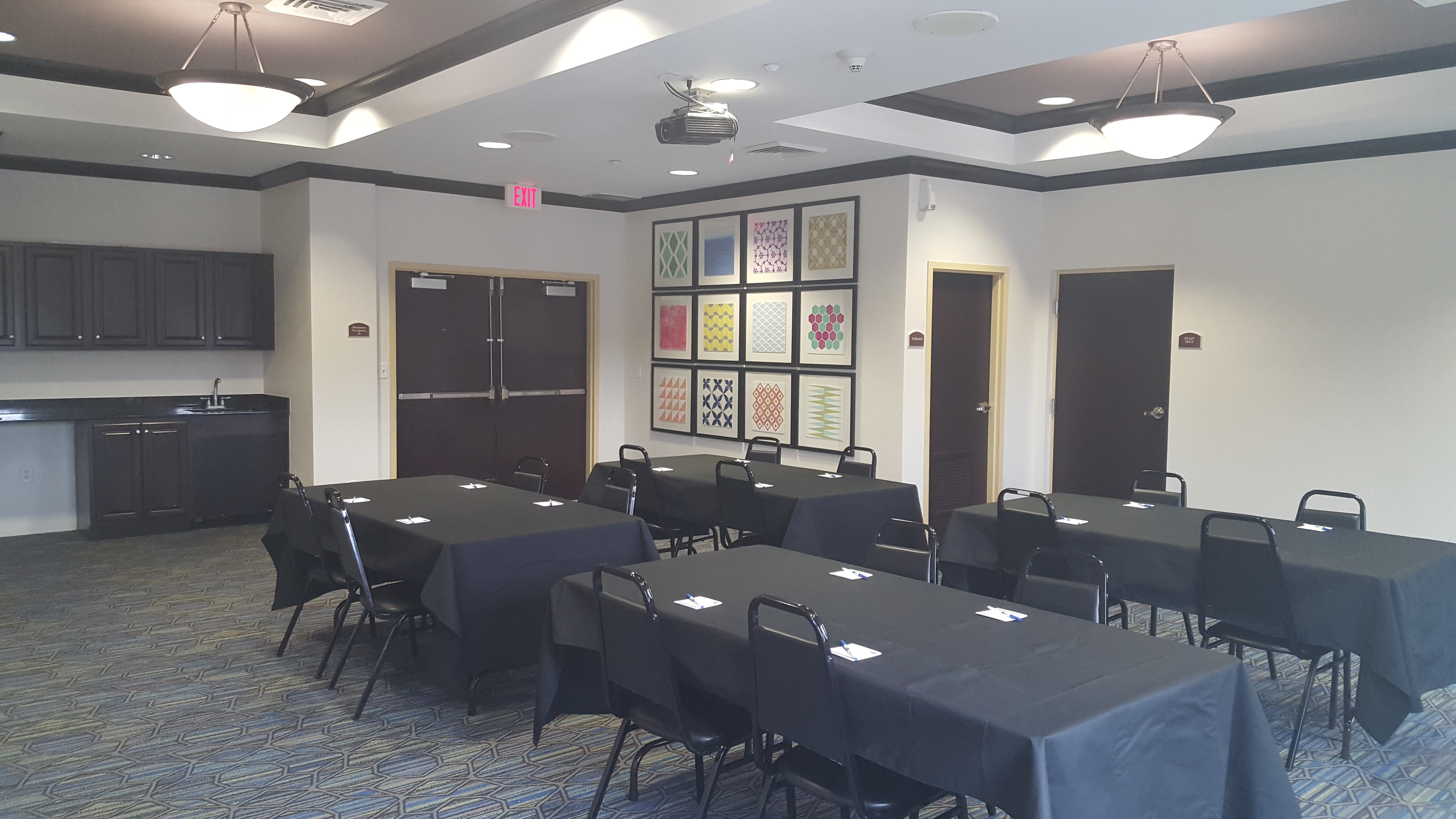 Holiday Inn Express Hotel Suites Tampa Usf Busch Gardens 61/70