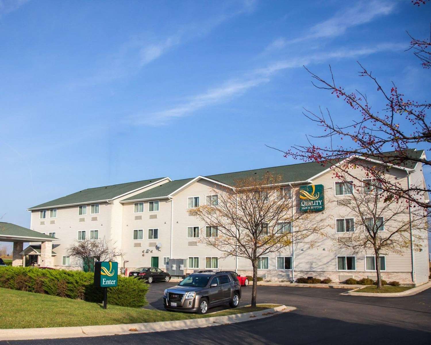 Quality Inn & Suites Loves Park Near Rockford 34/35