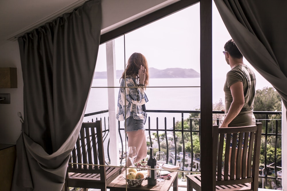 Ferah Hotel 8/71