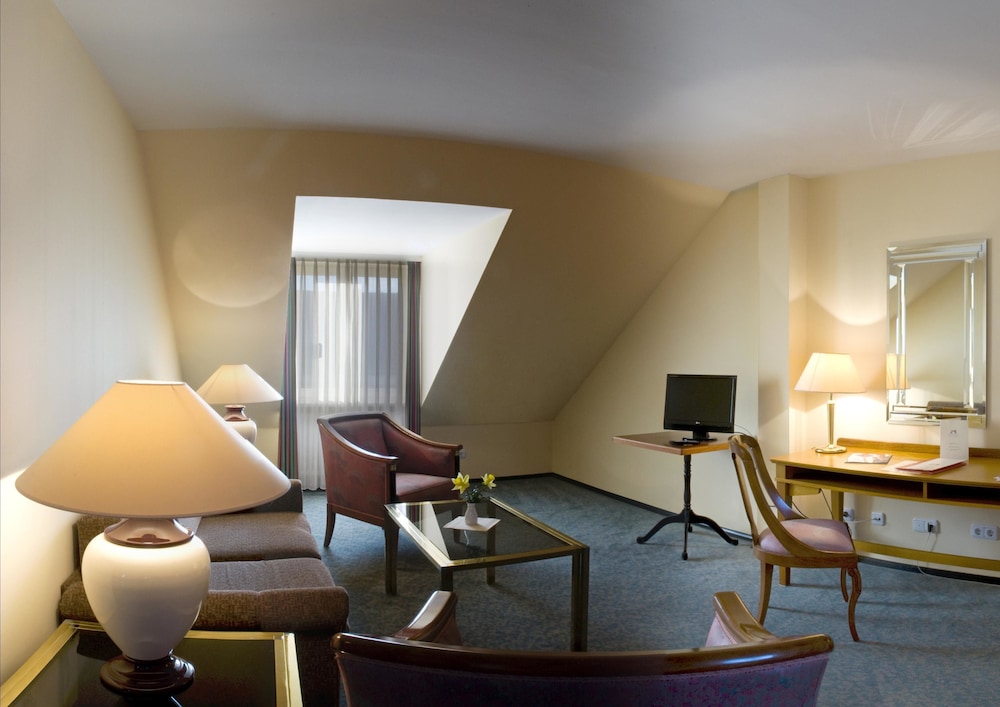 GALERIE HOTEL LEIPZIGER HOF 24/31