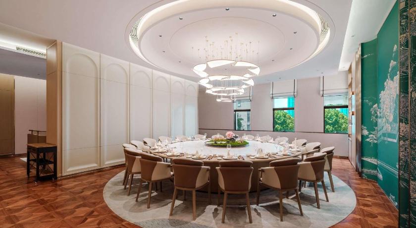 Grand Mercure Wuxi Huishan 59/76