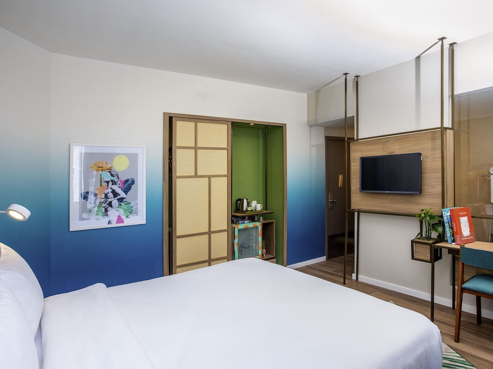 SUPERIOR, DOUBLE BED
