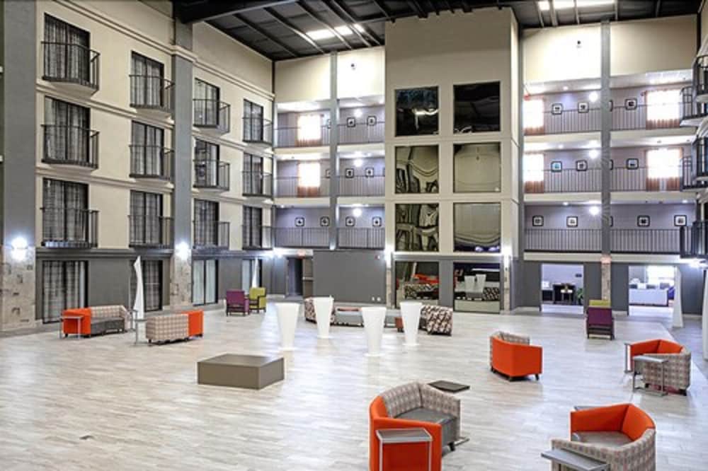 Best Western Plus Clemson Hotel & Conference Center 24/46