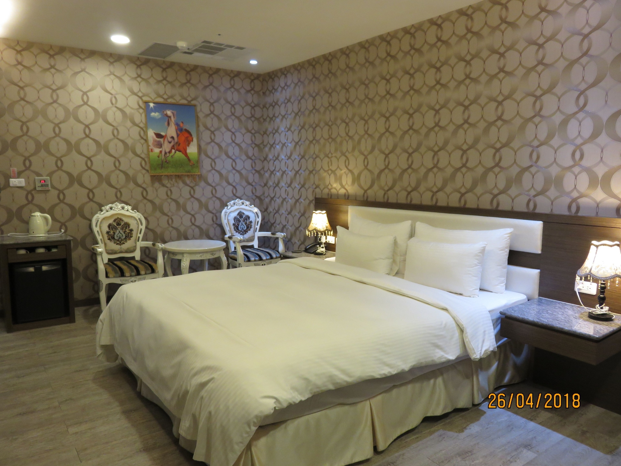 BUSINESS, KING BED, ACCESSIBLE