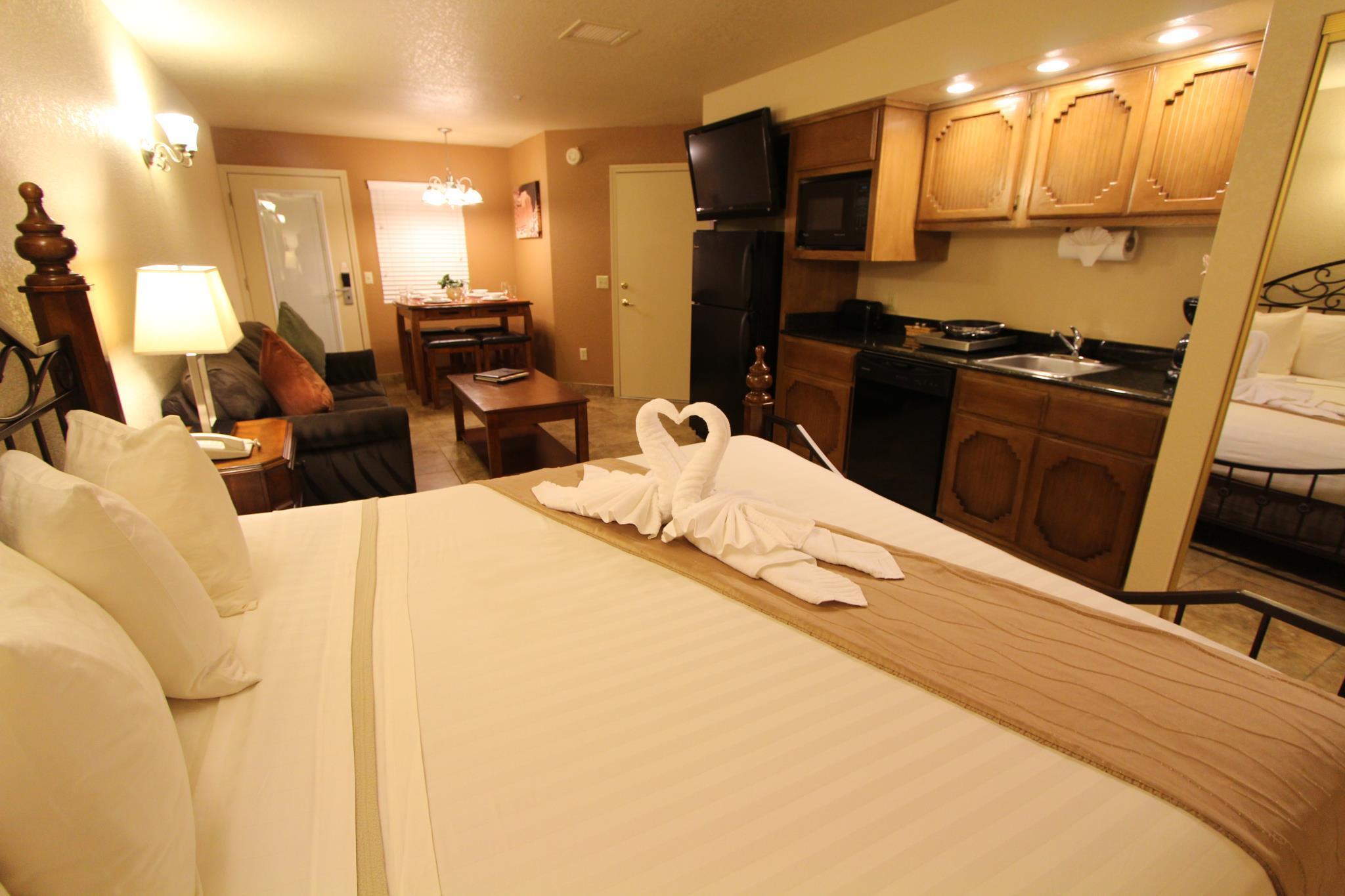 2 Bedrooms, Suite, Balcony