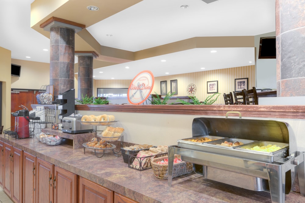 Howard Johnson by Wyndham Lima 46/59