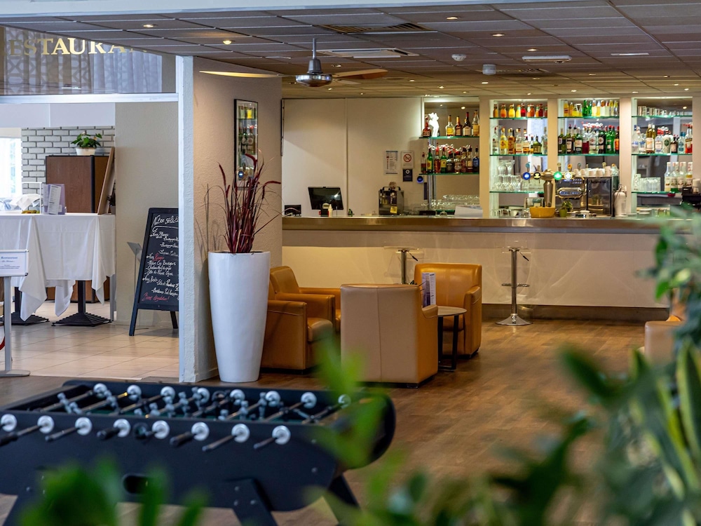 Hotel Mercure Paris Le Bourget 8/74