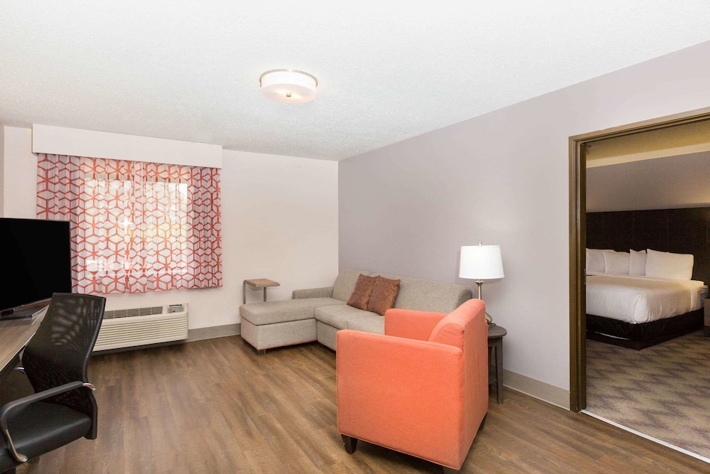 La Quinta Inn & Suites by Wyndham Goodlettsville - Nashville 39/58