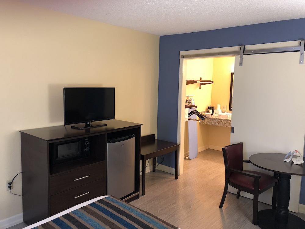Days Inn by Wyndham Natchez 25/32