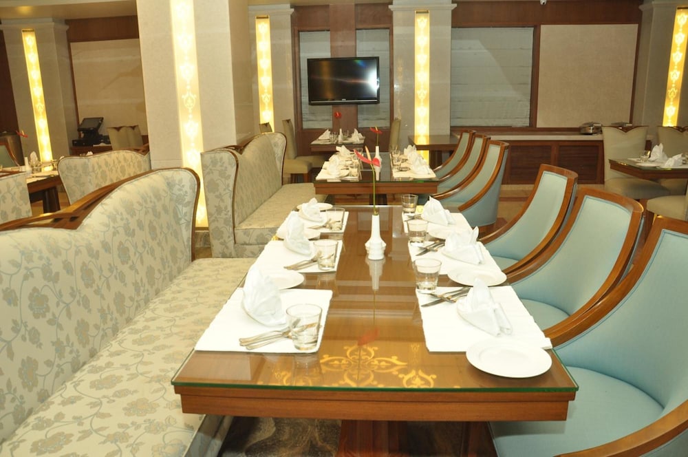 Royal Tulip Navi Mumbai 47/60