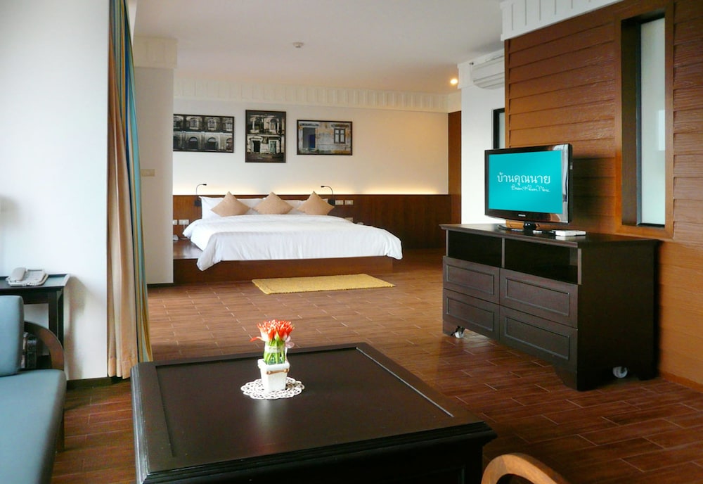 BAAN KHUN NINE 12/32