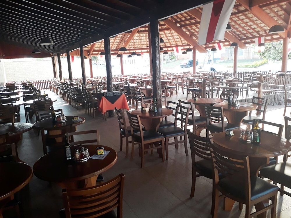 Cristal Palace Inn 34/40
