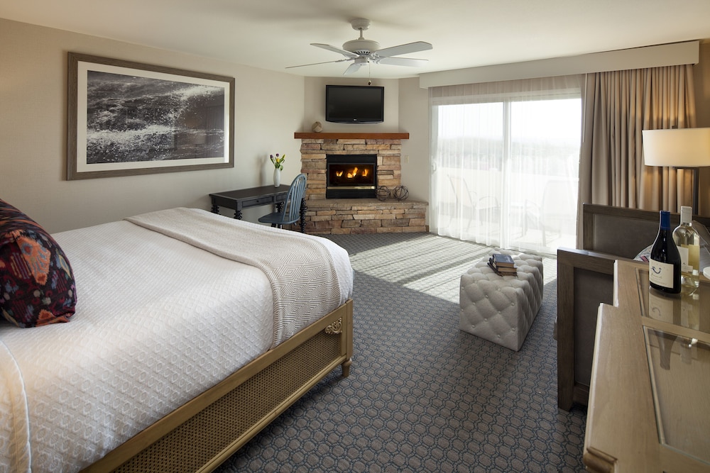 Room, King Bed, Ocean View, Patio