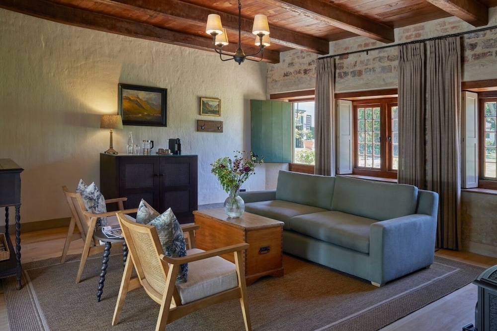 Blaauwklippen Manor House & Jonkershuis by Newmark 32/50