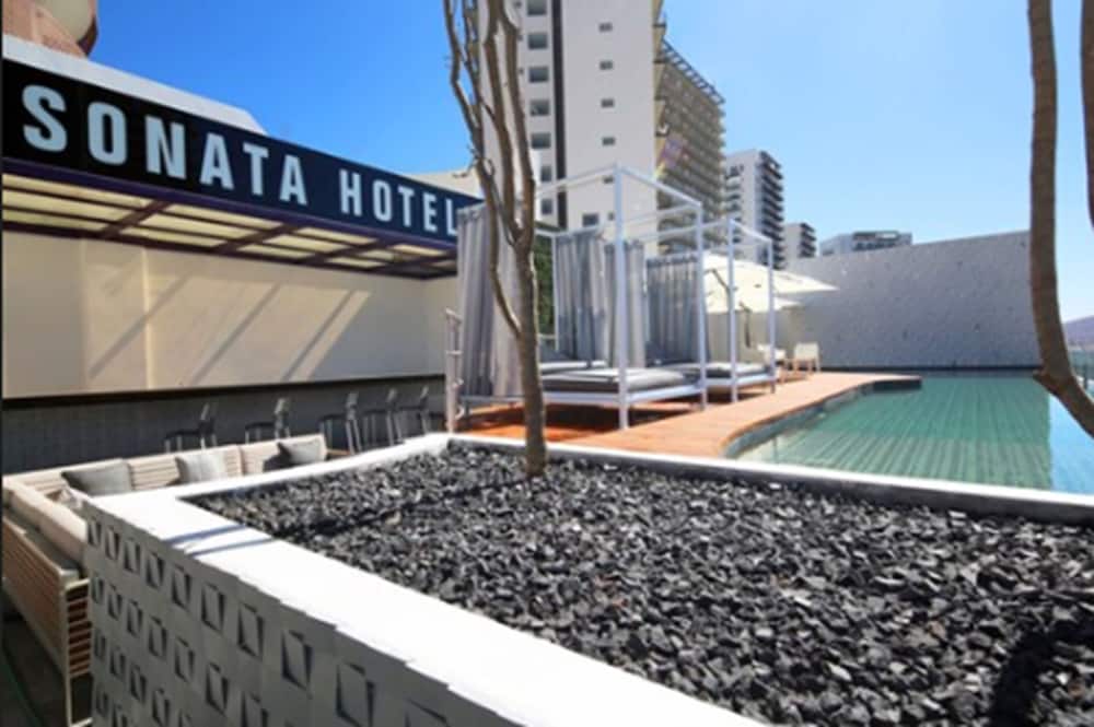 Sonata Hotel 5/33