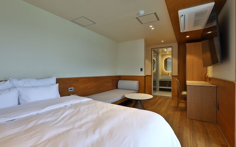 Gridt Hotel and Home Gyeongju 25/50