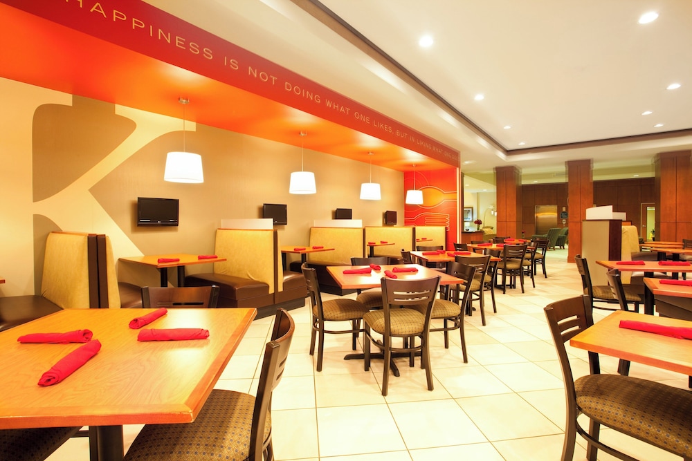 Holiday Inn Aurora North Naperville 23/33