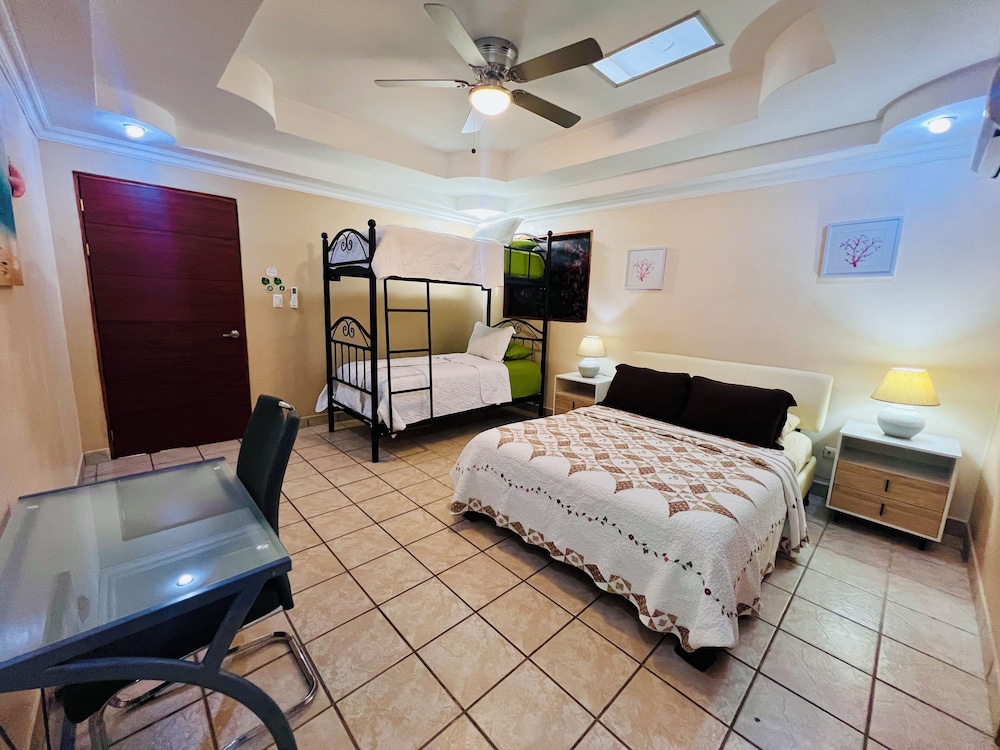 Casas del Toro Playa Flamingo 16/50