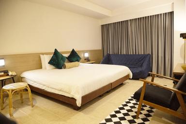 Economy, Double or Twin Bed, Smoking