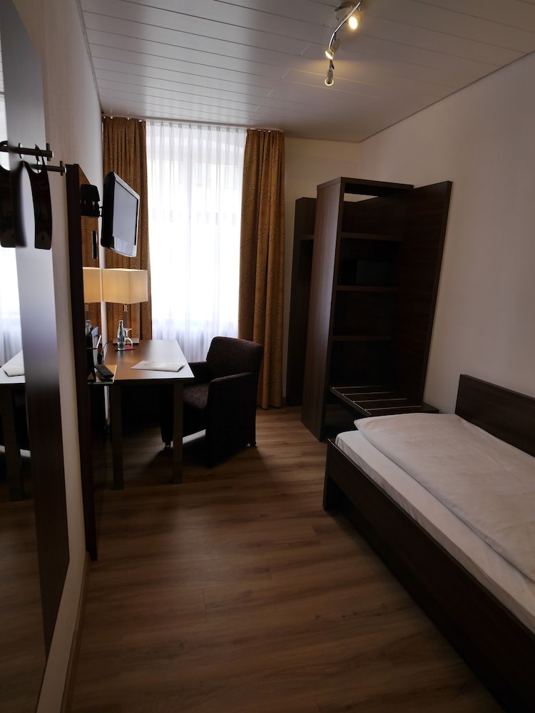 Romantica Hotel Blauer Hecht 27/57