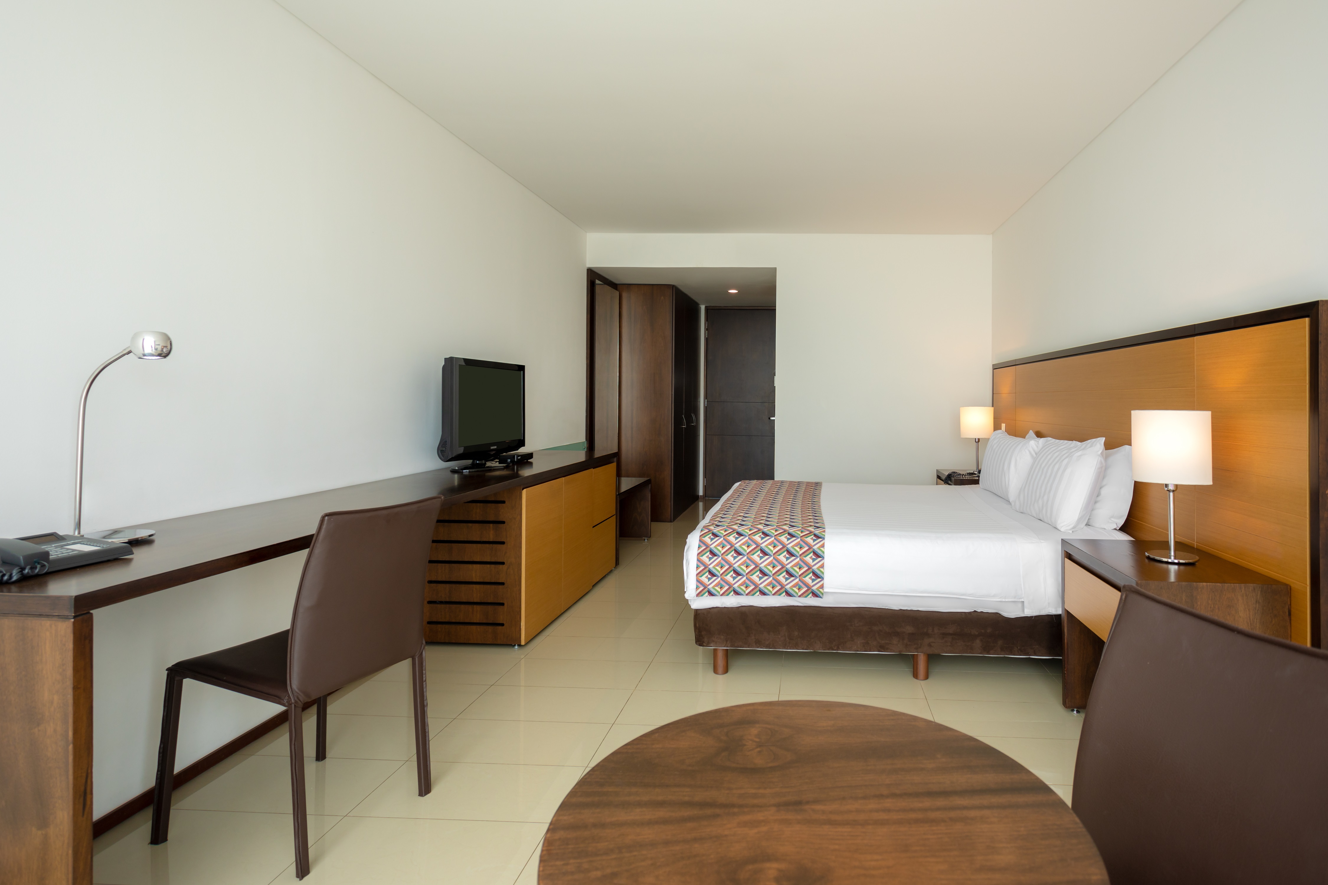 STANDARD, KING BED