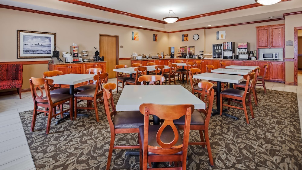 Best Western Plus Butterfield Inn 35/44