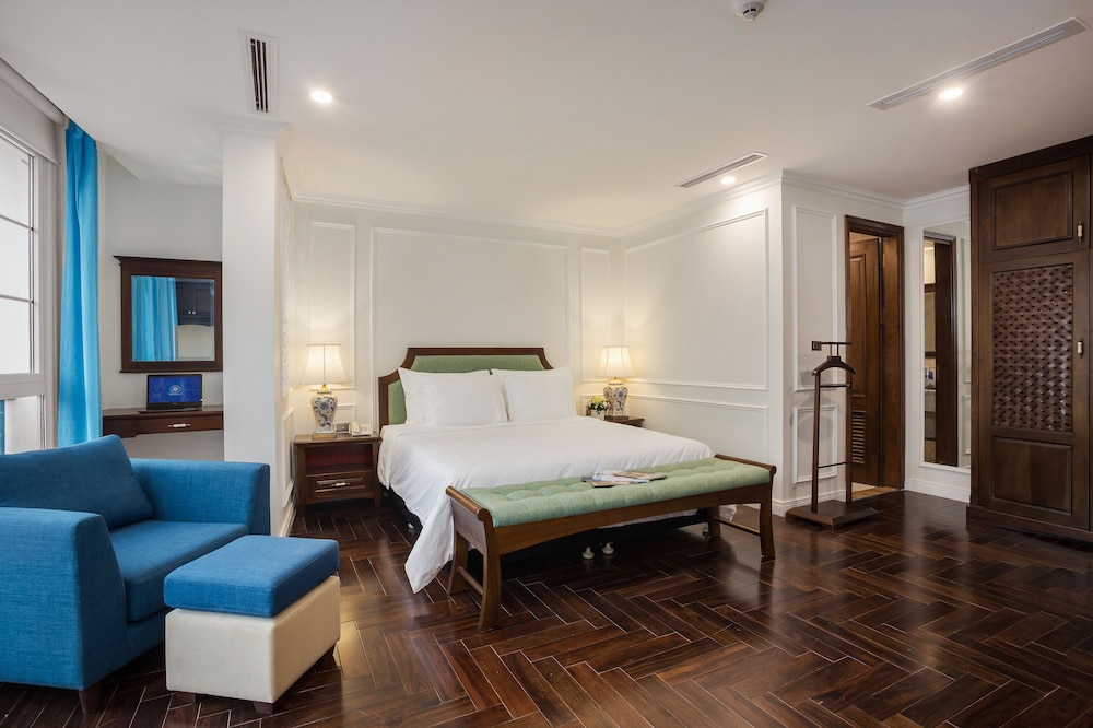 Maro Hotel 27/71