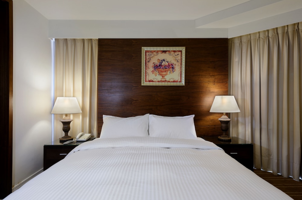 Nei Jiang Hotel 19/38