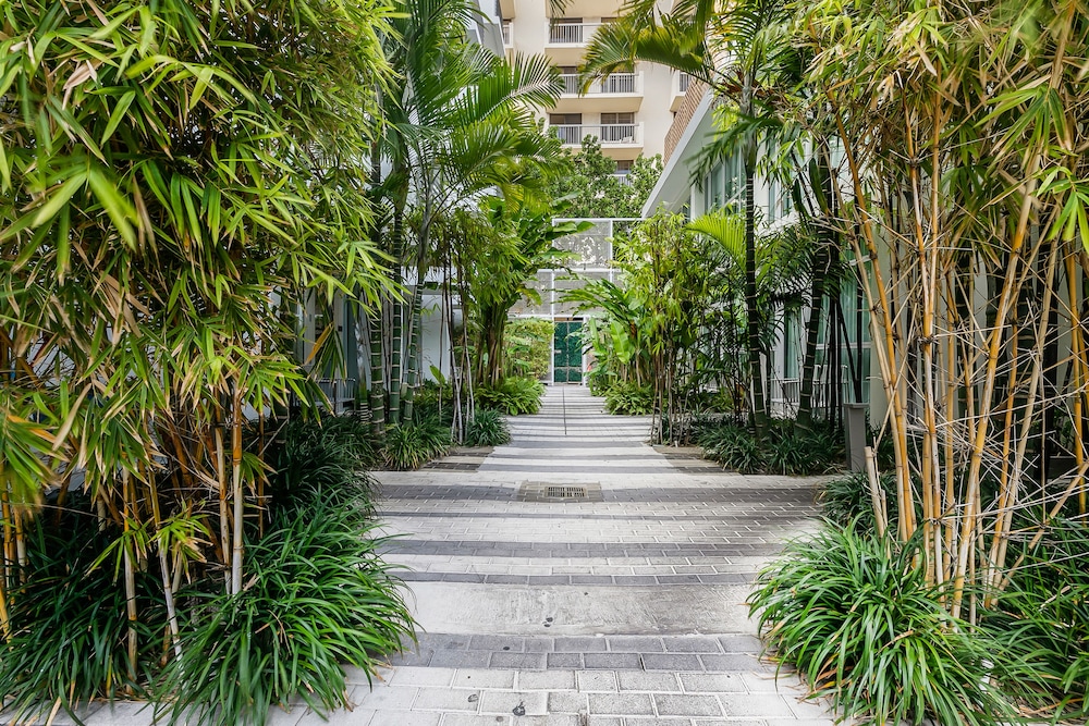 Fairwind Hotel Miami Beach 81/86