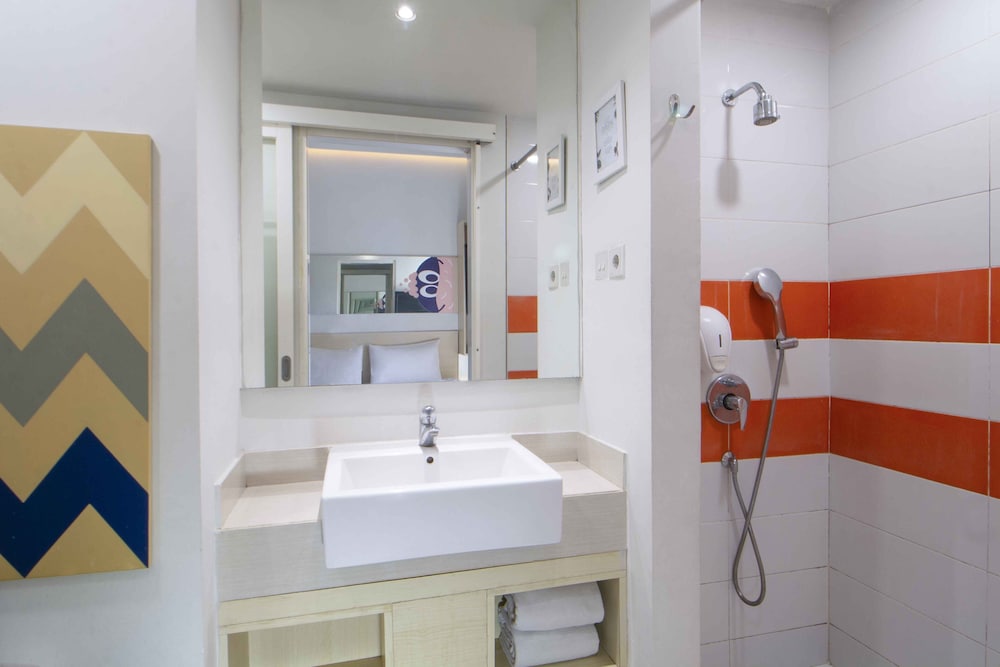Cleo Hotel Basuki Rahmat 46/46