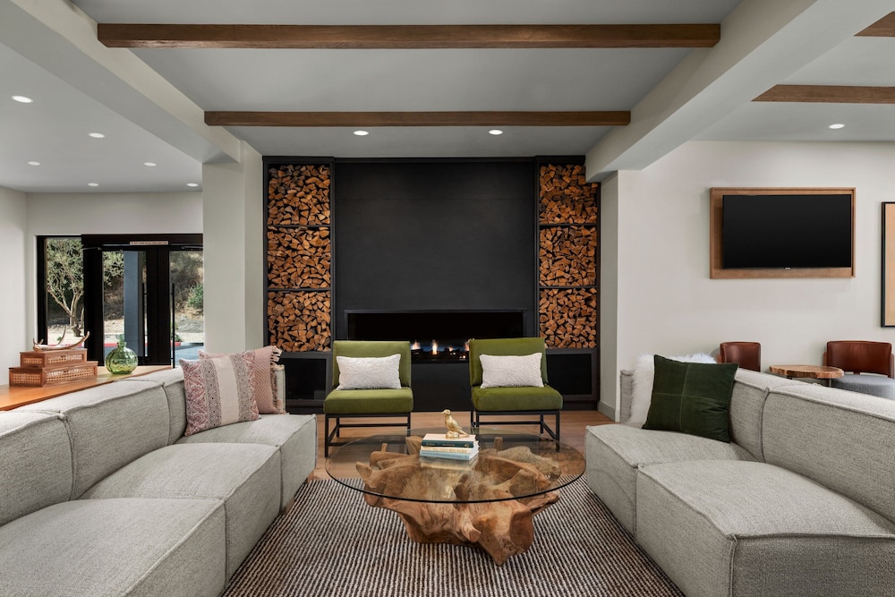 The Inelle, Oakhurst Yosemite, a Tribute Portfolio Hotel 20/46