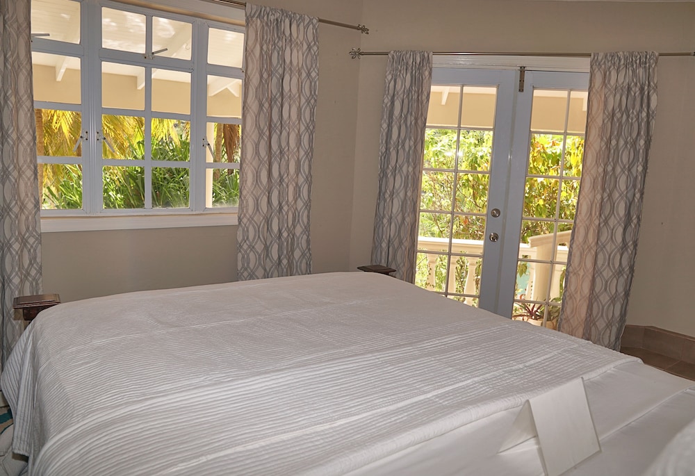 Marigot Beach Club and Dive Resort 30/75