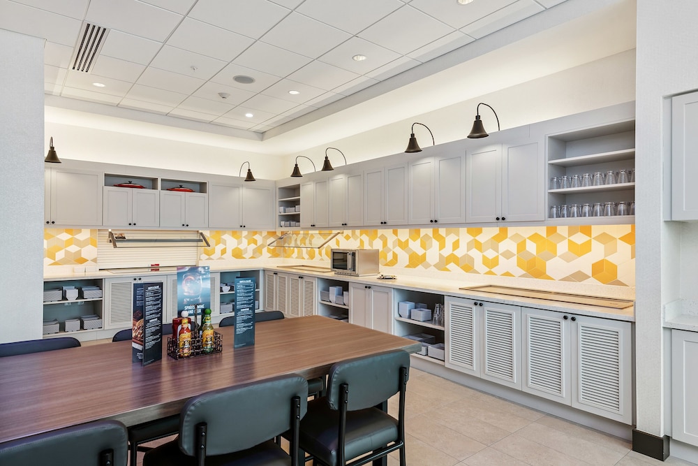 Hyatt Place Tampa/Wesley Chapel 43/61