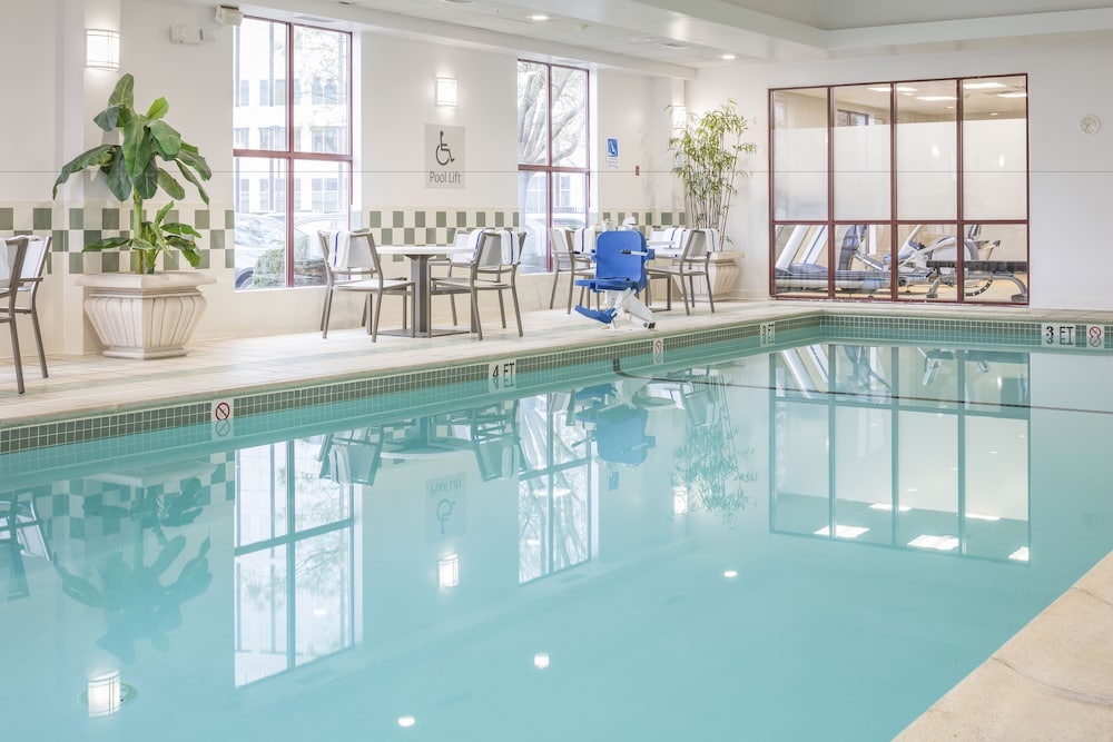 Doubletree By Hilton Boston Logan Airport Chelsea in CHELSEA - MA
