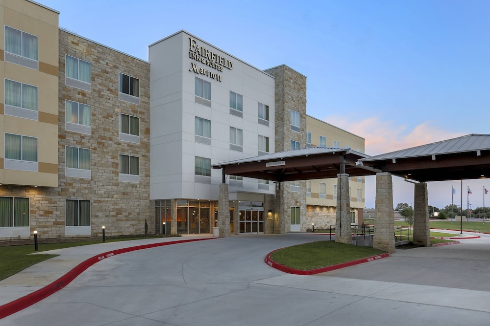 Fairfield Inn And Suites Decatur 3/37