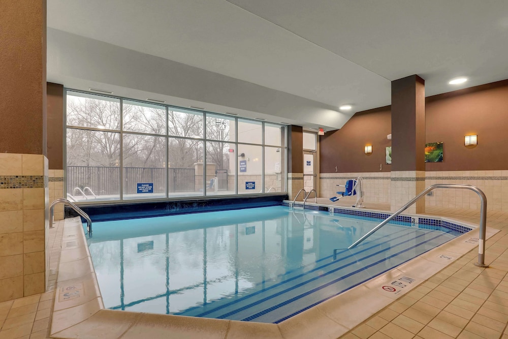 Drury Inn Suites Charlotte Arrowood 27/50