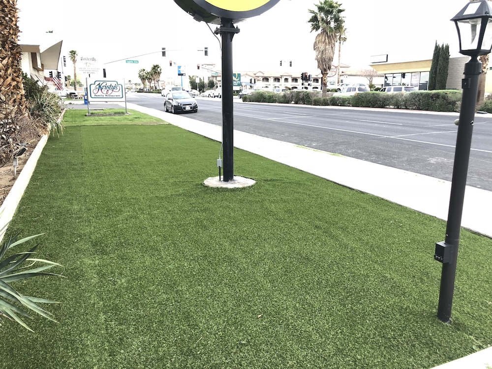 Super 8 By Wyndham Ridgecrest 42/44