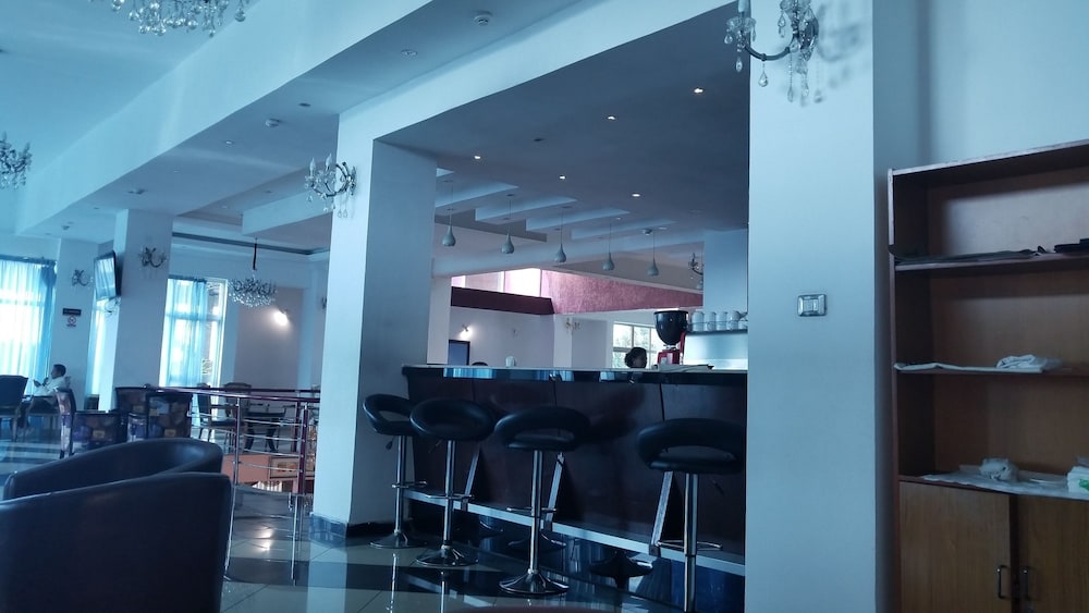 Sarem International Hotel 11/50