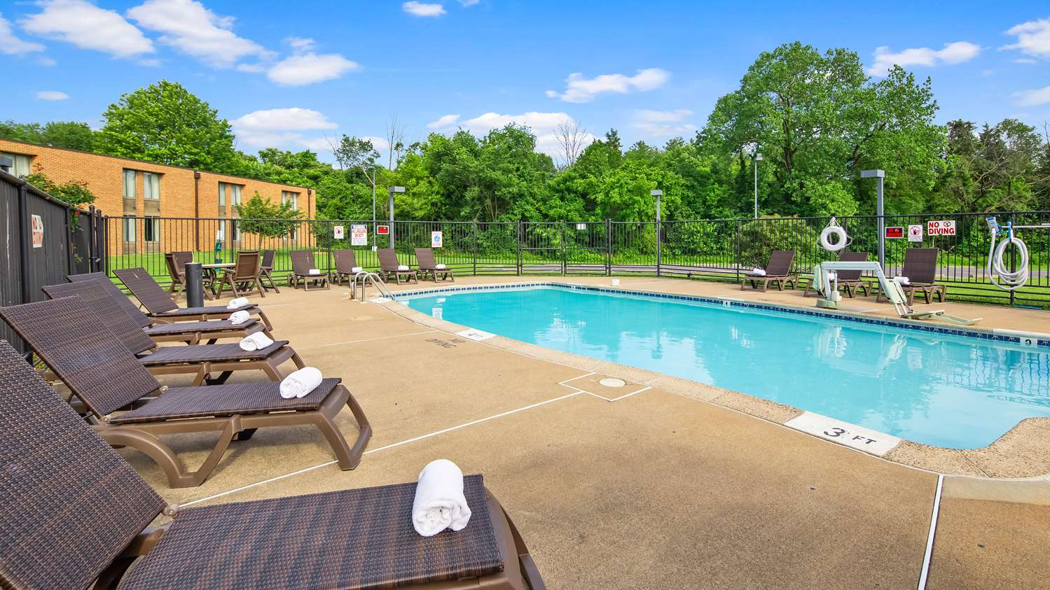 Best Western Leesburg Hotel & Conference Center 40/41