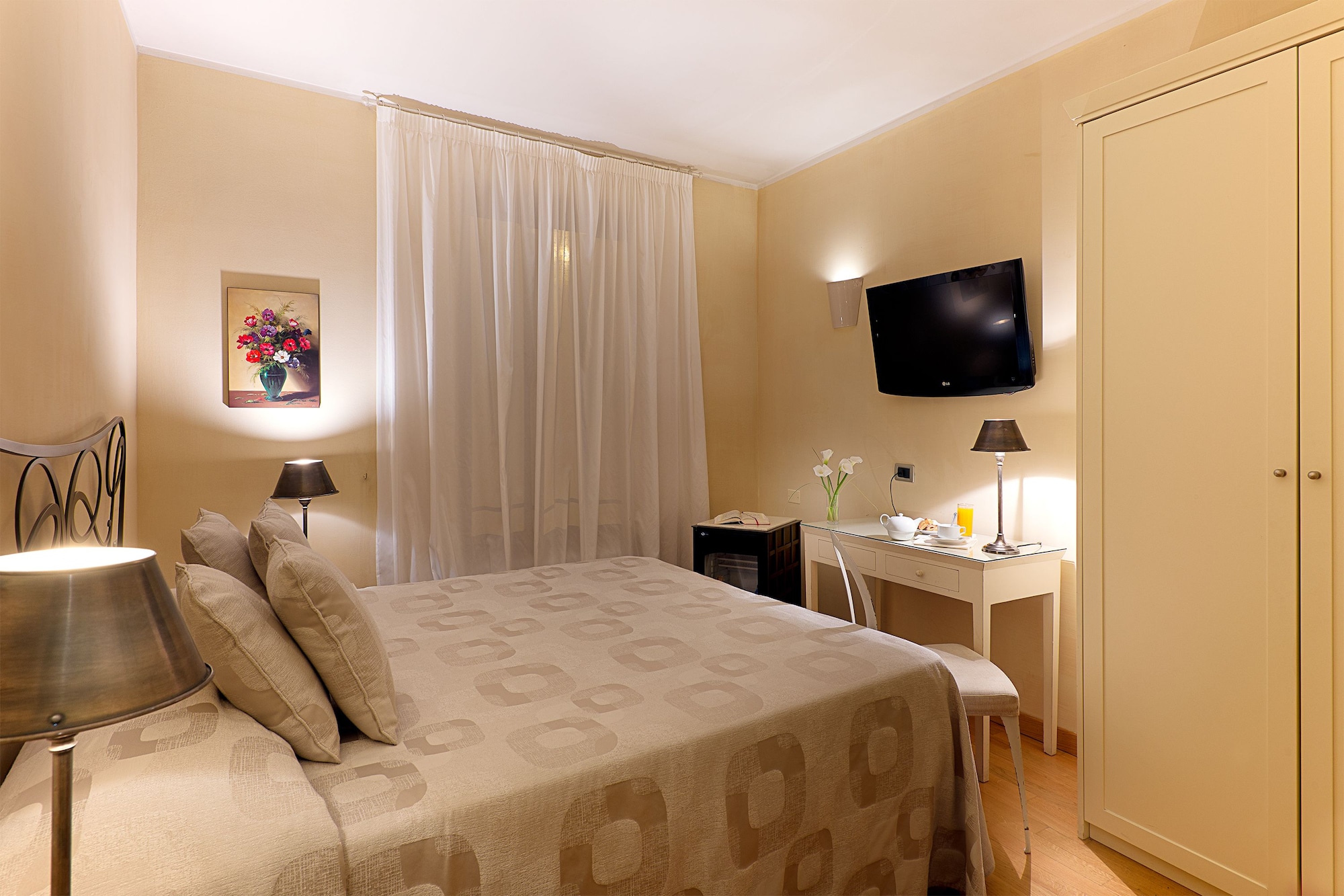 ECONOMY, DOUBLE BED