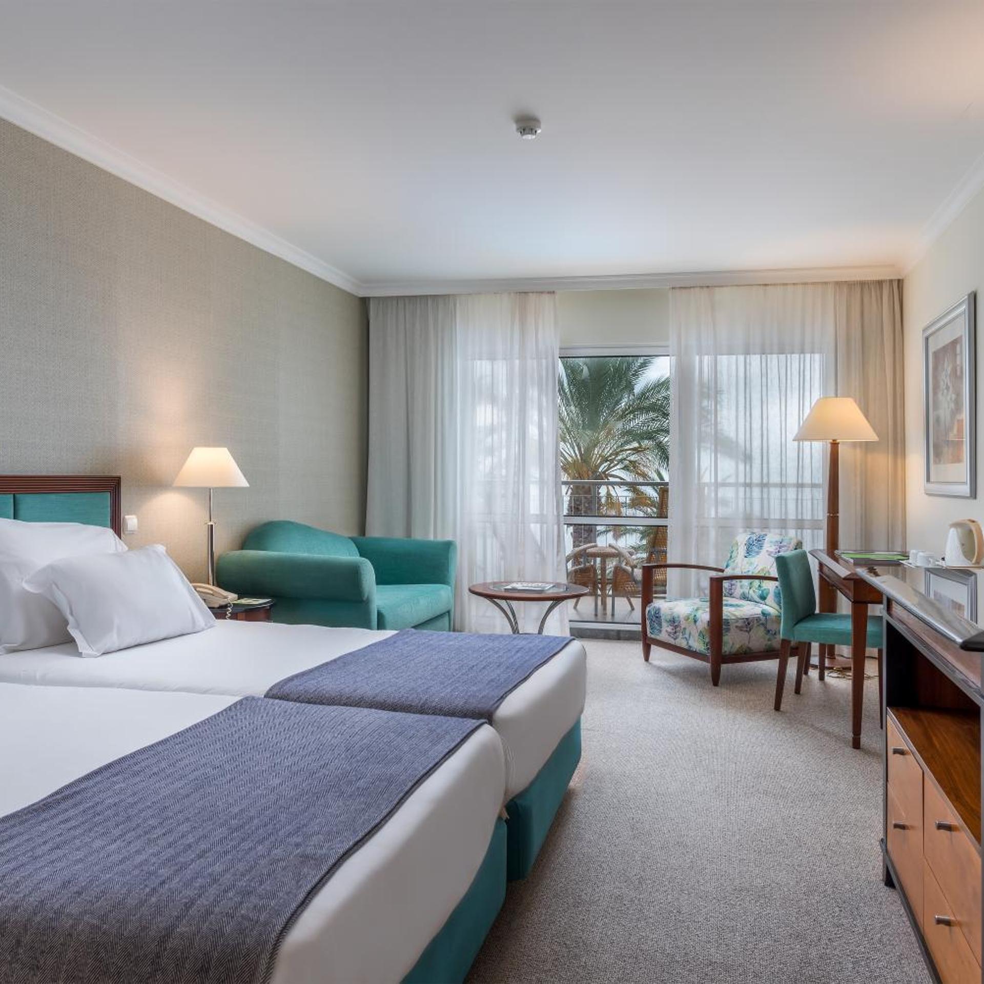 Classic, Double or Twin Bed, with Extra Bed, Lateral Side Sea View