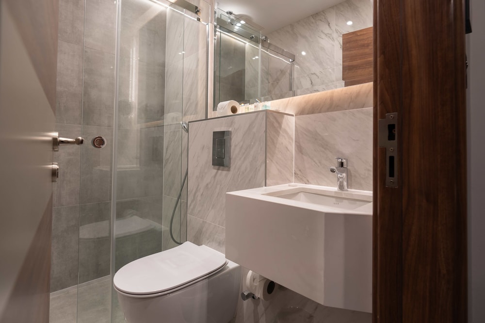 St Mark Hotel 44/50
