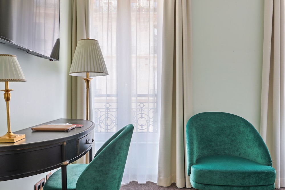 Hotel De Sevres 21/45