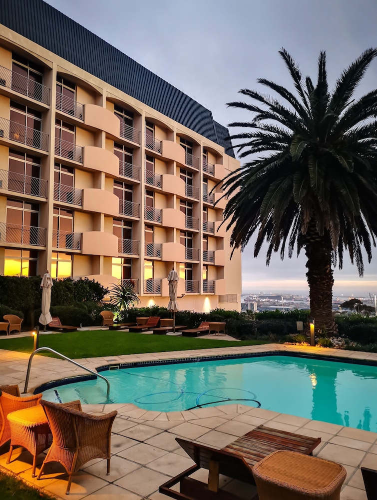 Garden Court Nelson Mandela Boulevard 5/51