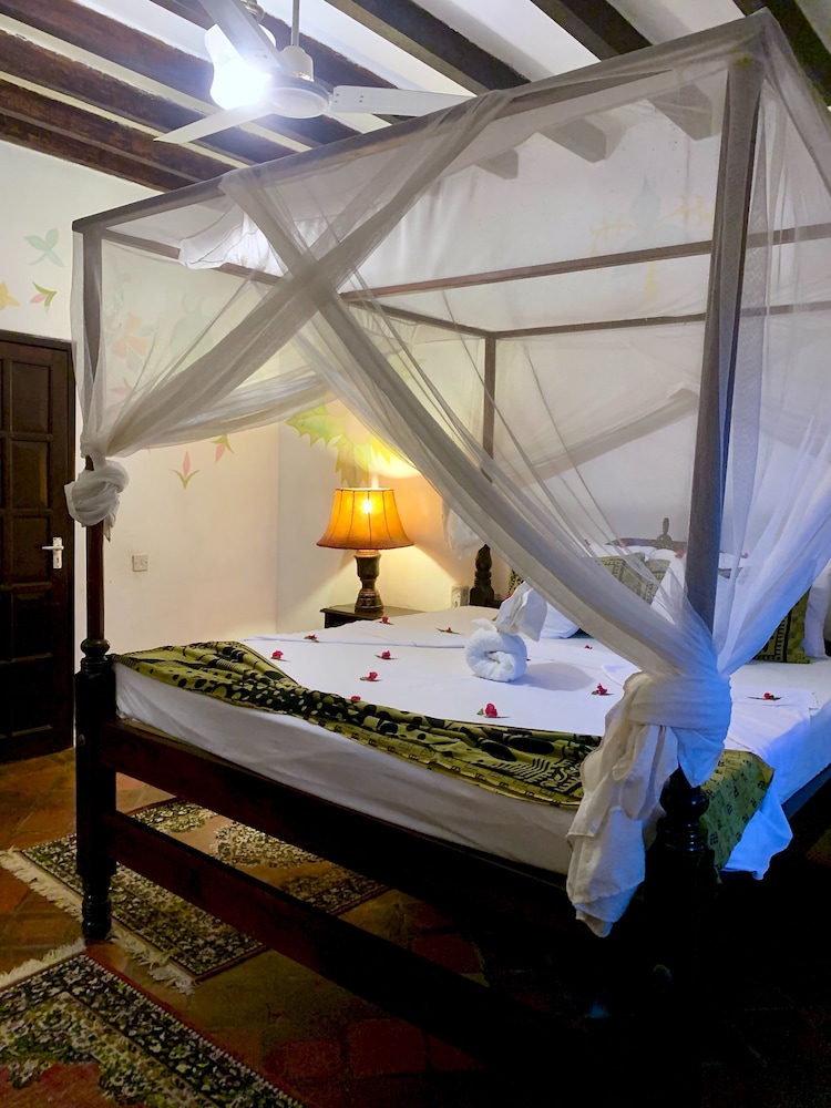 Kenyan House Boutique Hotel 36/36